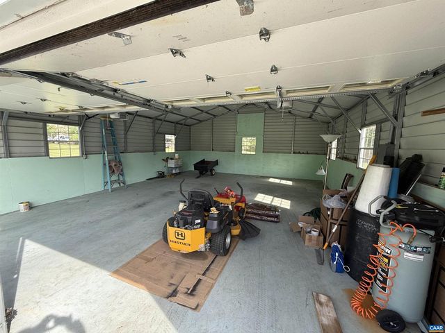 1444 SCHOOL BUS RD, Louisa, VA 23093