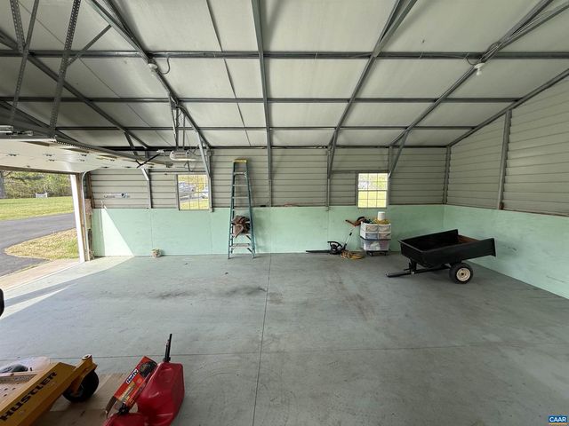 1444 SCHOOL BUS RD, Louisa, VA 23093
