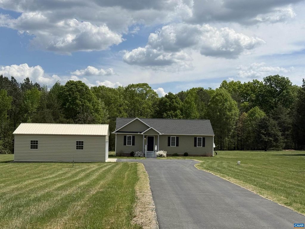 1444 SCHOOL BUS RD, Louisa, VA 23093