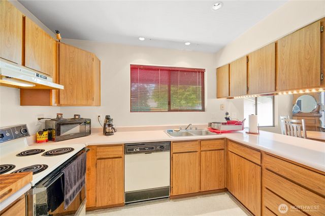 21815 SE 271st Street, Maple Valley, WA 98038