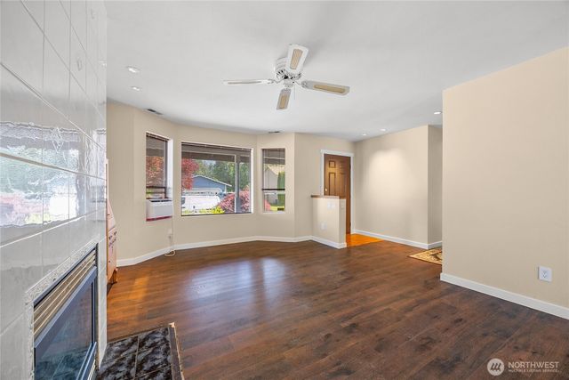 21815 SE 271st Street, Maple Valley, WA 98038