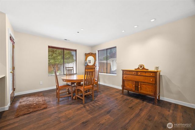 21815 SE 271st Street, Maple Valley, WA 98038