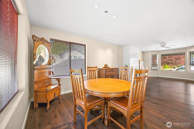 21815 SE 271st Street, Maple Valley, WA 98038