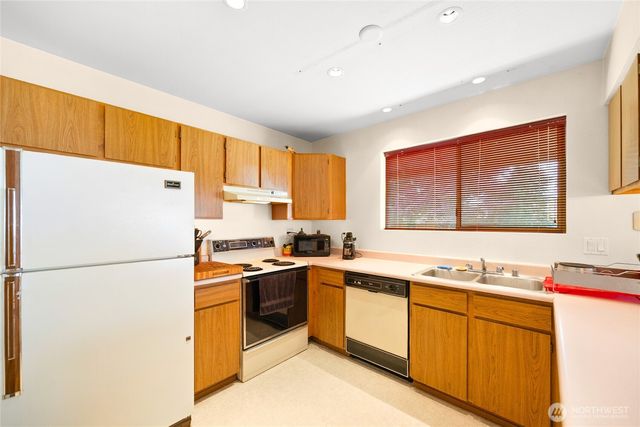 21815 SE 271st Street, Maple Valley, WA 98038