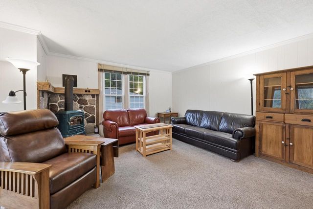 S83W24105 Artesian AVENUE, Big Bend, WI 53103