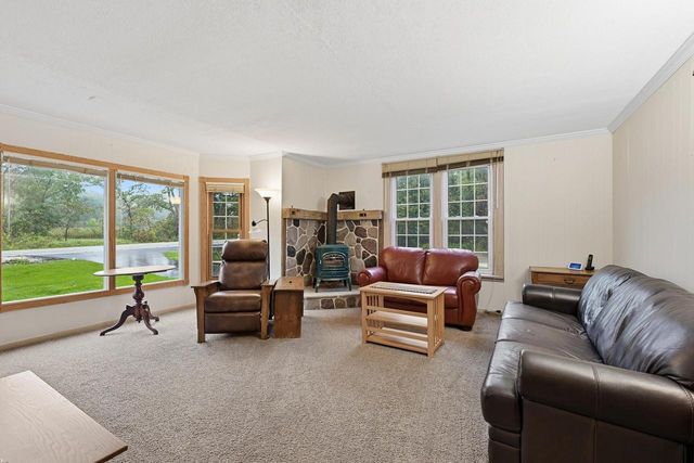 S83W24105 Artesian AVENUE, Big Bend, WI 53103
