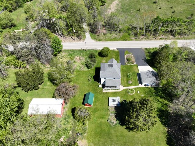 S83W24105 Artesian AVENUE, Big Bend, WI 53103