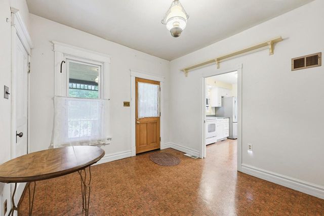 S83W24105 Artesian AVENUE, Big Bend, WI 53103