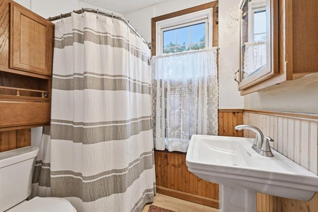 S83W24105 Artesian AVENUE, Big Bend, WI 53103