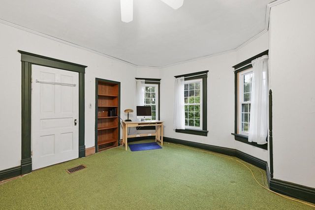S83W24105 Artesian AVENUE, Big Bend, WI 53103