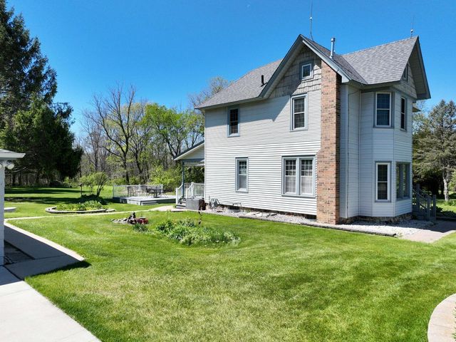 S83W24105 Artesian AVENUE, Big Bend, WI 53103