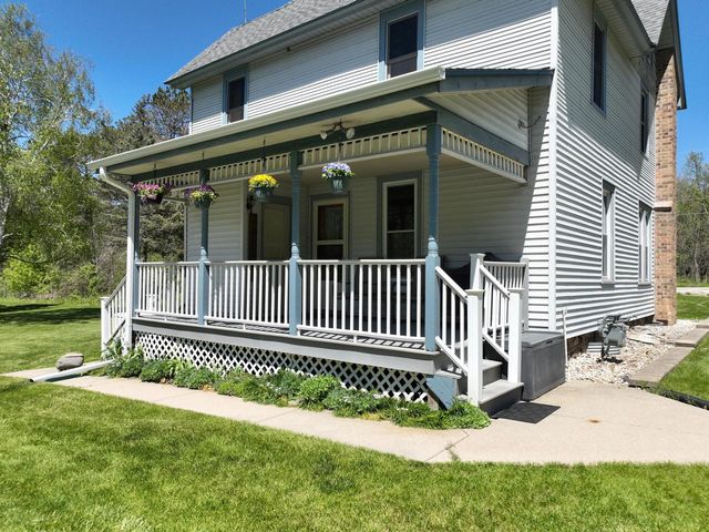 S83W24105 Artesian AVENUE, Big Bend, WI 53103