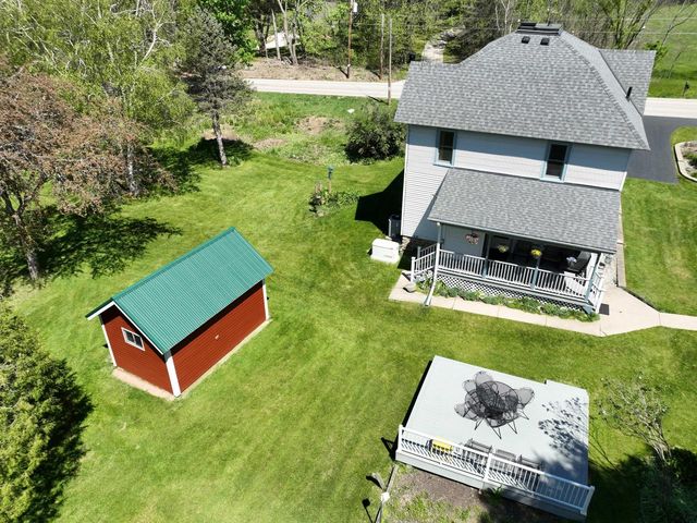 S83W24105 Artesian AVENUE, Big Bend, WI 53103