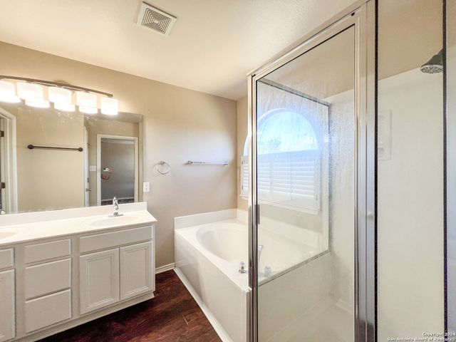 218 VAL VERDE DR, New Braunfels, TX 78130