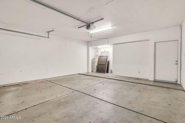 962 E VAUGHN Avenue, Gilbert, AZ 85234