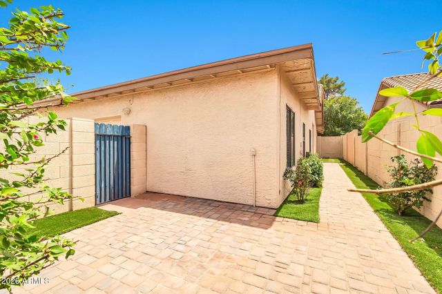 962 E VAUGHN Avenue, Gilbert, AZ 85234