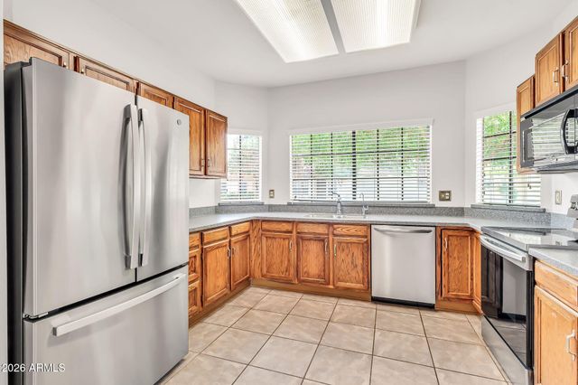 962 E VAUGHN Avenue, Gilbert, AZ 85234