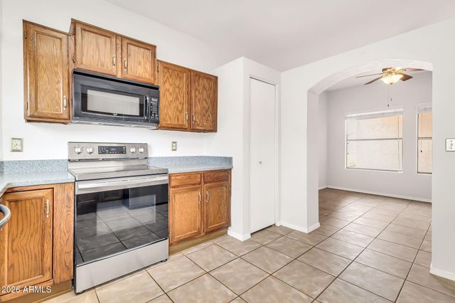 962 E VAUGHN Avenue, Gilbert, AZ 85234