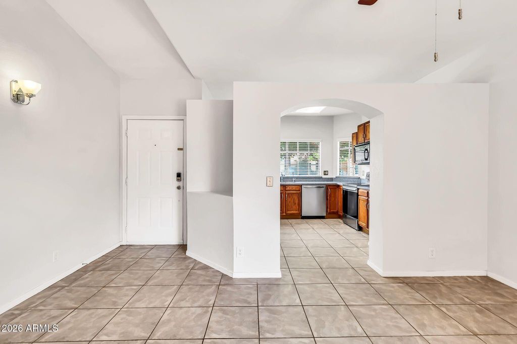 962 E VAUGHN Avenue, Gilbert, AZ 85234 — photo 4