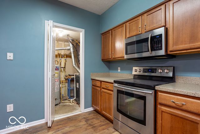 8045 Seabrook Drive, Indianapolis, IN 46237