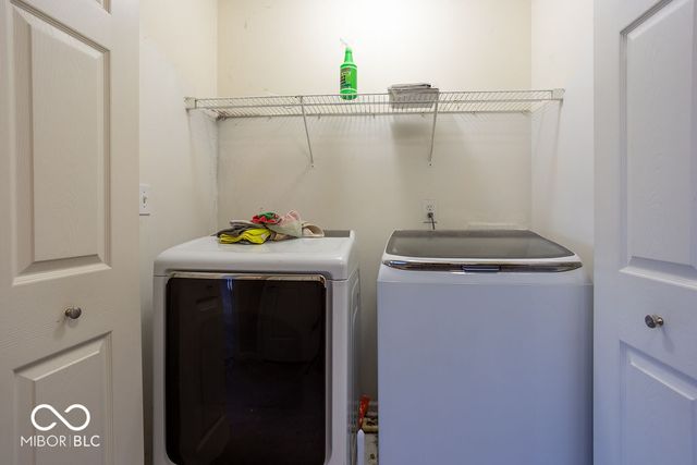 8045 Seabrook Drive, Indianapolis, IN 46237