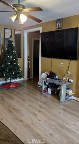 910 E 76th, Los Angeles, CA 90001