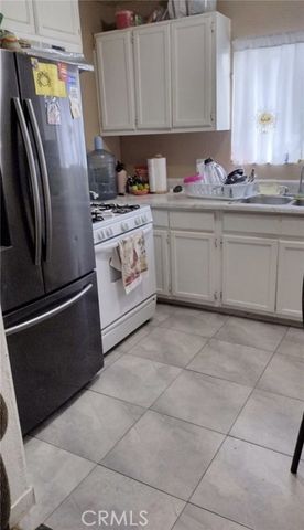 910 E 76th, Los Angeles, CA 90001