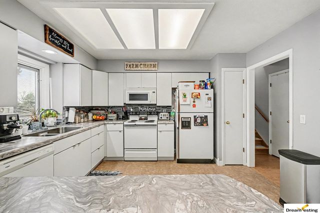 20210 Hopper Street, Elkhorn, NE 68022