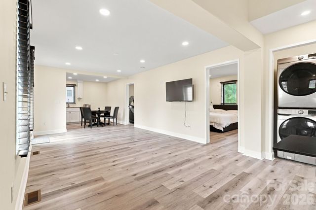 108 W Lee Avenue, Bessemer City, NC 28016