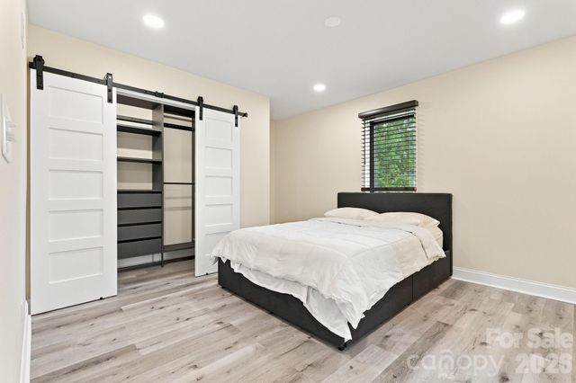 108 W Lee Avenue, Bessemer City, NC 28016