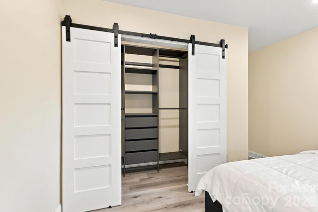 108 W Lee Avenue, Bessemer City, NC 28016