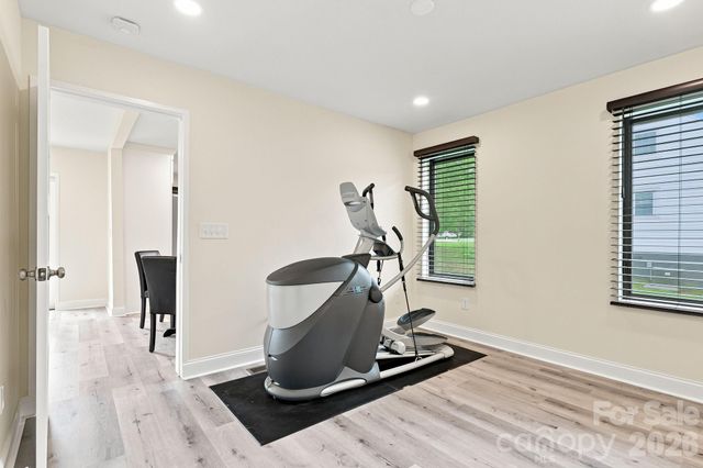 108 W Lee Avenue, Bessemer City, NC 28016