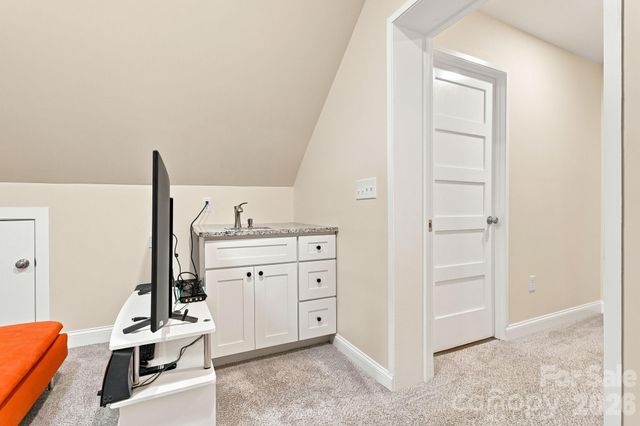 108 W Lee Avenue, Bessemer City, NC 28016