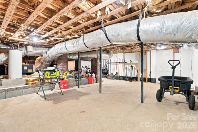 108 W Lee Avenue, Bessemer City, NC 28016