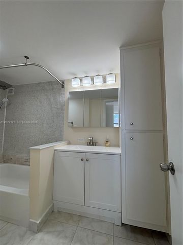 17011 N Bay Rd 1018, Sunny Isles Beach, FL 33160