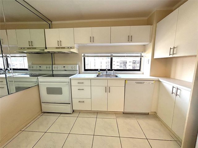 17011 N Bay Rd 1018, Sunny Isles Beach, FL 33160