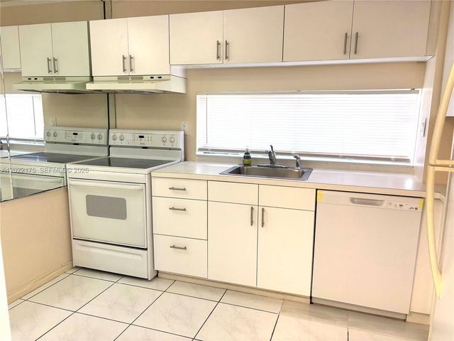 17011 N Bay Rd 1018, Sunny Isles Beach, FL 33160