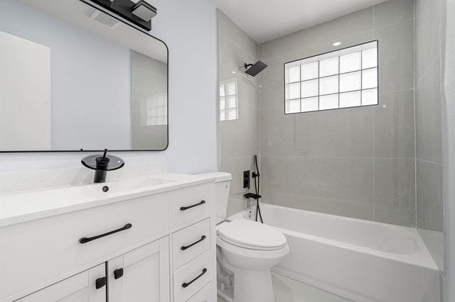 160 NE 60TH Street, Oakland Park, FL 33334