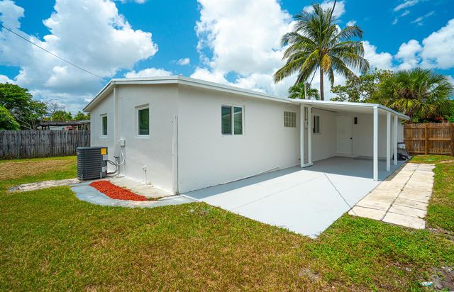 160 NE 60TH Street, Oakland Park, FL 33334