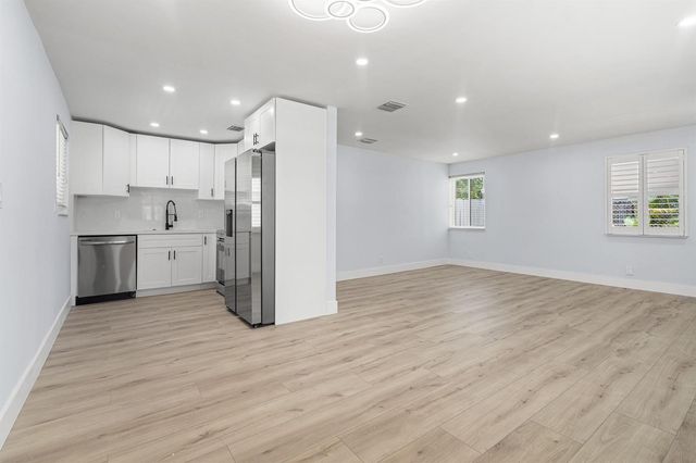 160 NE 60TH Street, Oakland Park, FL 33334