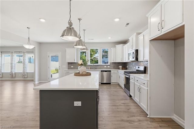 2404 Dukes Hollow Court, High Point, NC 27265