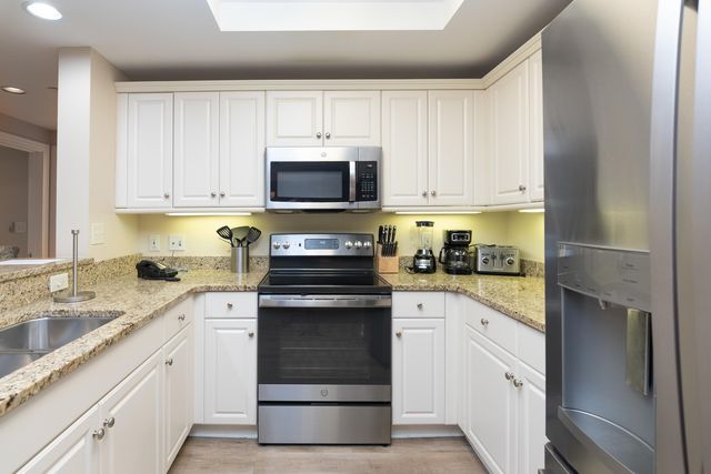 9994 Beach Club Dr Apt 808, Myrtle Beach, SC 29572