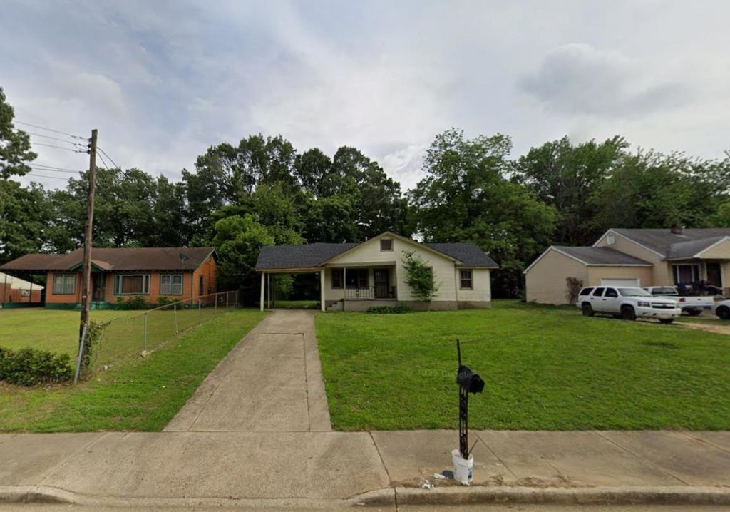 73 E ROLLINS RD, Memphis, TN 38109