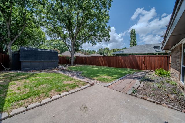 142 Ridgegate Drive, Garland, TX 75040