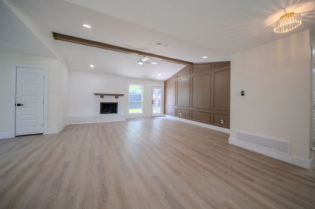142 Ridgegate Drive, Garland, TX 75040