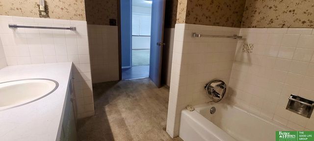 1229 N Delaware Avenue, York, NE 68467