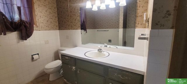 1229 N Delaware Avenue, York, NE 68467