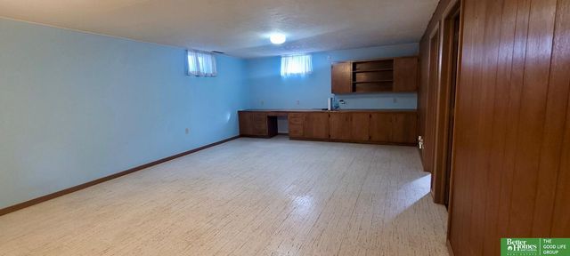 1229 N Delaware Avenue, York, NE 68467