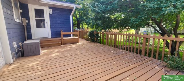 1229 N Delaware Avenue, York, NE 68467