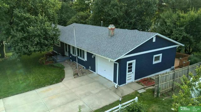 1229 N Delaware Avenue, York, NE 68467